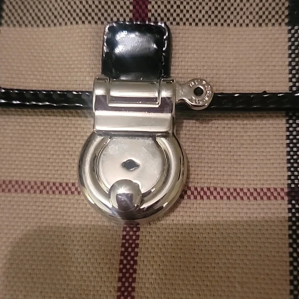 Burberry Wristlet Clutch. Burberry Plaid W/ Black Trim. Gorgous! BN. - Picture 3 of 8